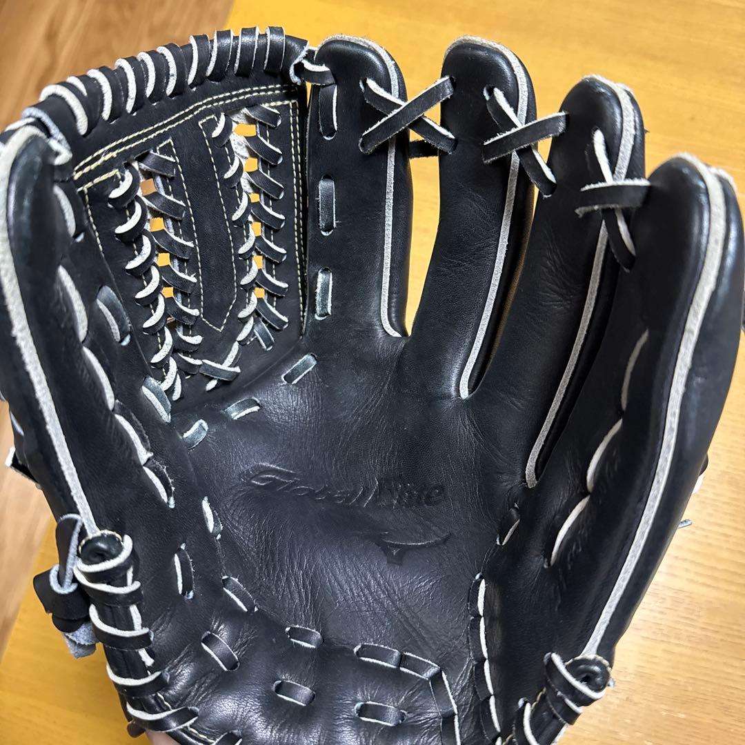 Mizuno グローバルエリート　 黒 レザー グローブ 右投げ用
