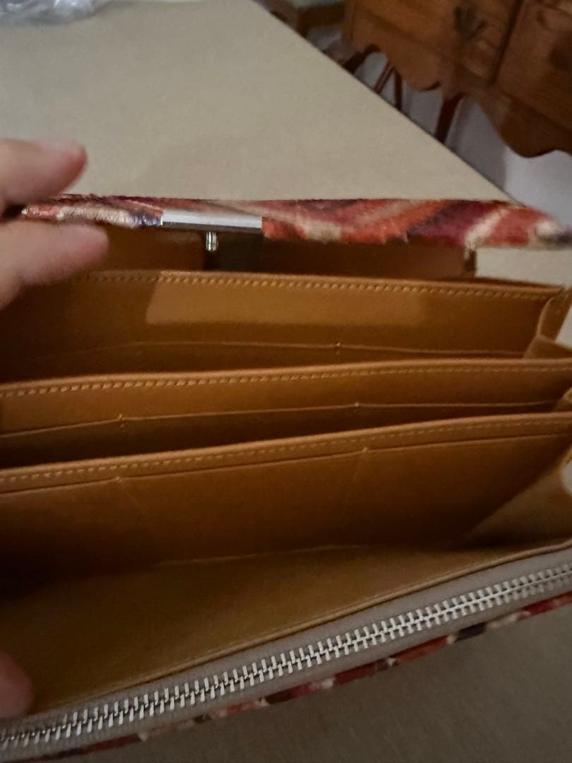 Isola 蛇皮長財布