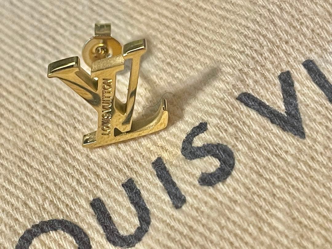 Louis Vuitton ゴールド LVロゴ ピアス(片耳)