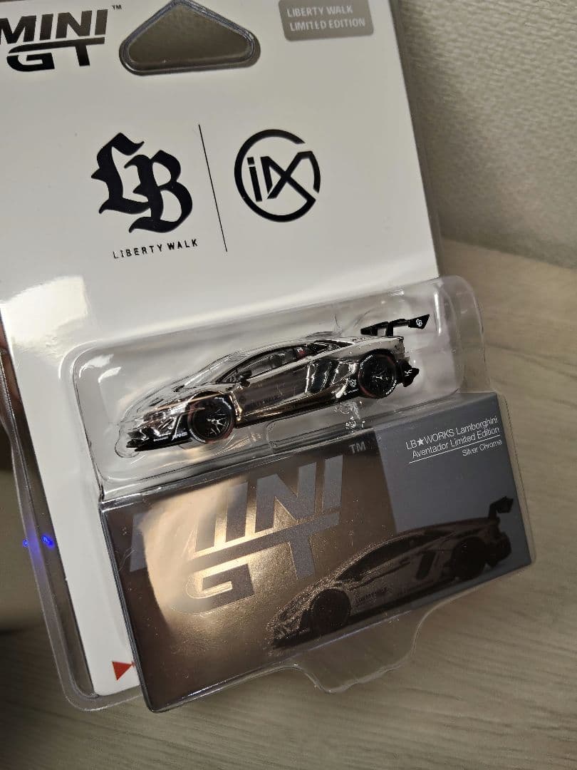 【海外レア】 TSM ミニGT LBワークス アヴェンタドール シルバー 限定