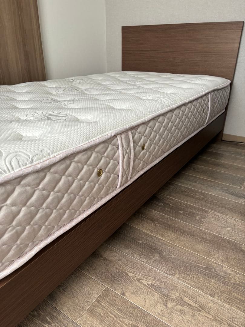 日本ベッド シルキーパフ 送料込/新品同様