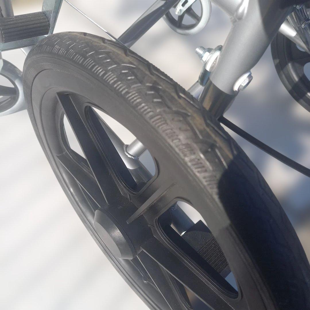 ケアテックジャパン　介助式車椅子「ハピネスライト CA-22SU」