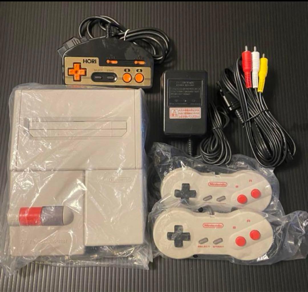 任天堂　ニューファミコン＆ホリコマンダー&カセット29本セット