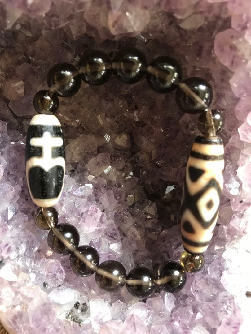 土日限定大幅値下げ‼️希少‼️老礦宝瓶天珠×風化金剛虎牙三眼天珠ブレスレット