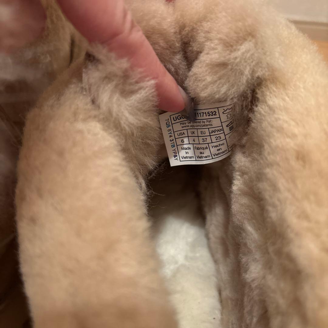 UGG エスミーレースアップ ムートンブーツ マスタードシード 厚底 23cm