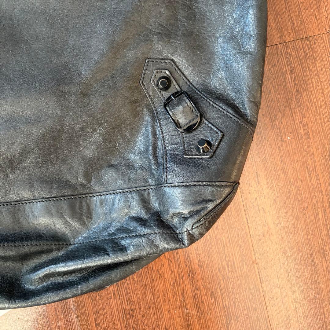 BALENCIAGA THE MENS DAY レザー ショルダーバッグ