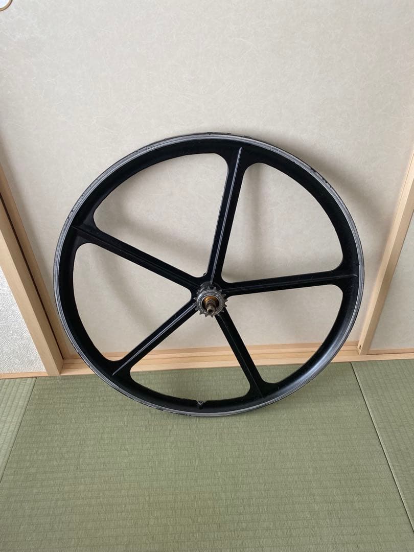 700c バトンホイール リア マグネシウム