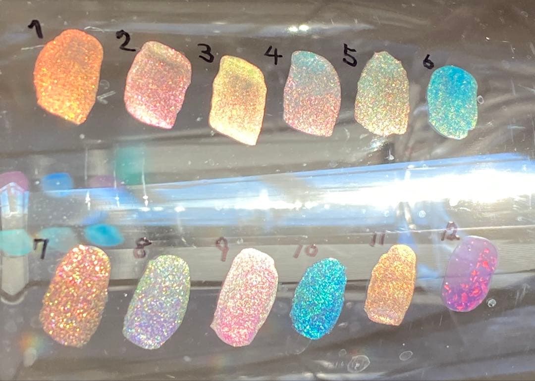 【値下げ中】ネイルポリッシュ12本セット　偏光カラー　海外ネイル　まとめ売り