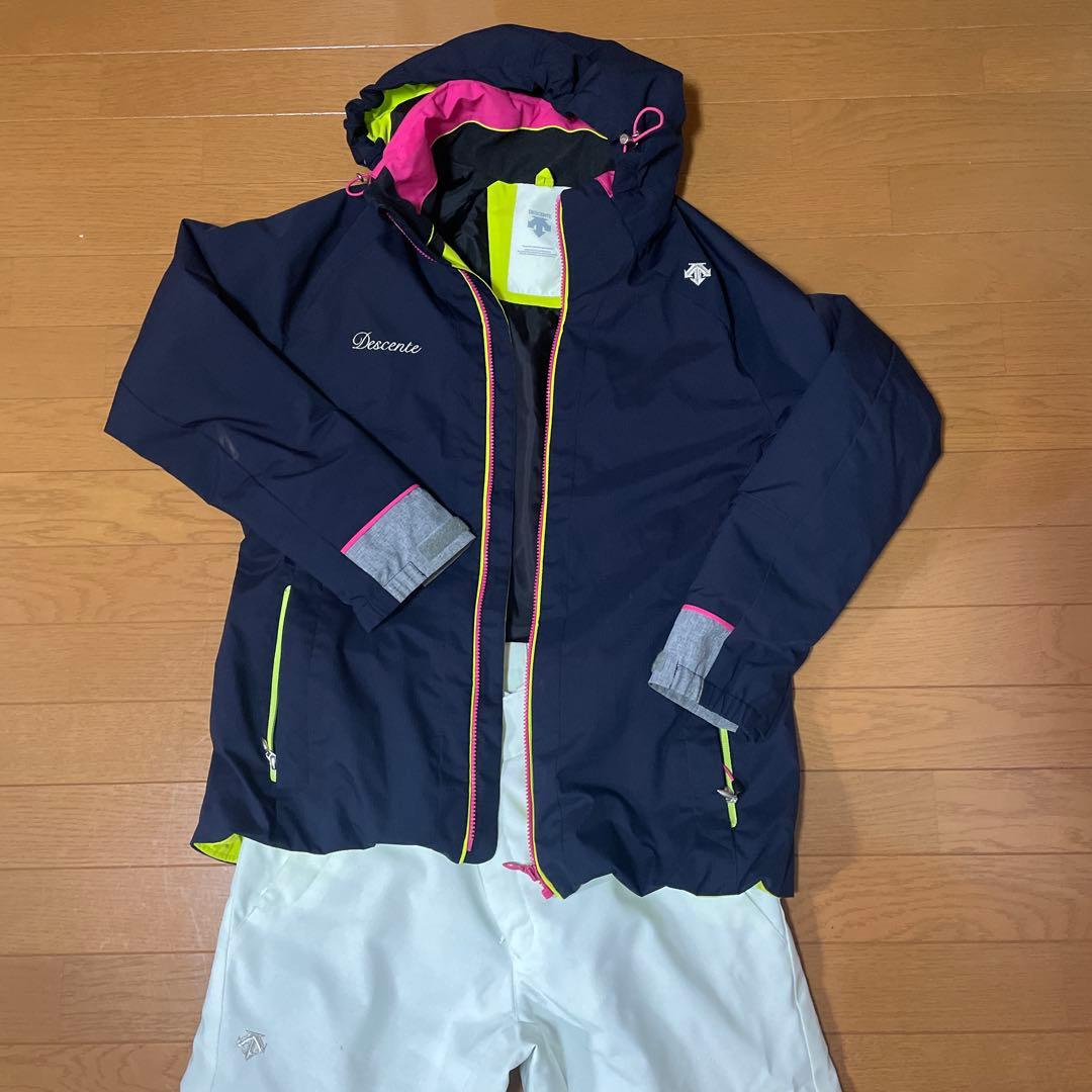 スキーウェア 女性用 ネイビー/ホワイトデサント