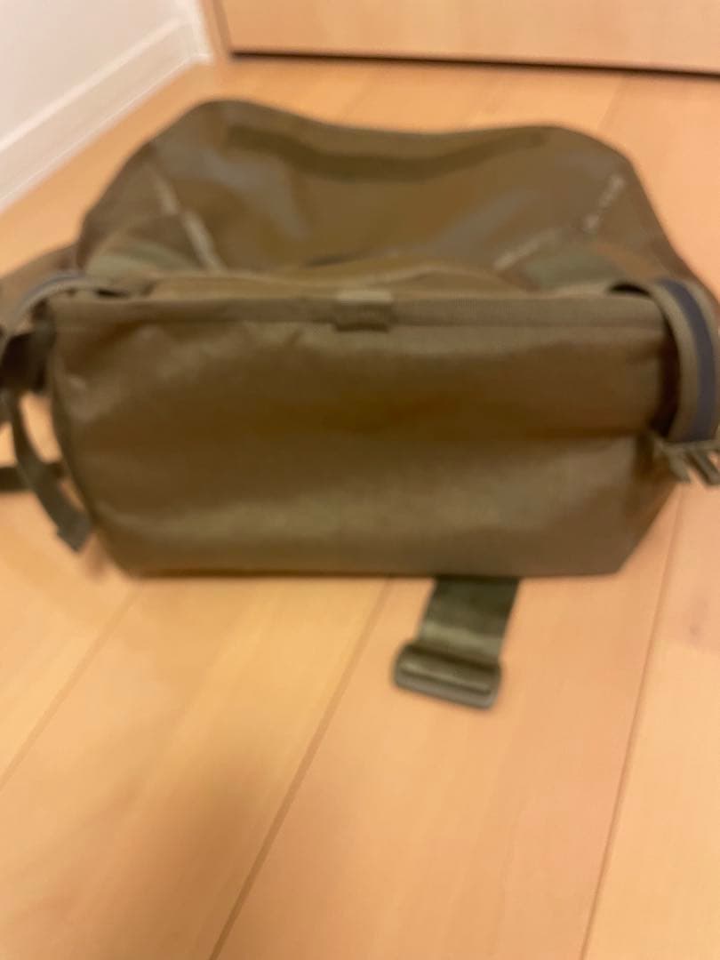 値下げ！Chrome オリーブグリーン メッセンジャーバッグ