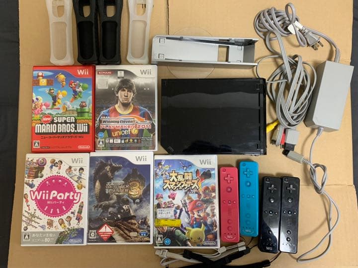 【お得】バラ売り可　Nintendo Wii 本体　リモコン、カセット付