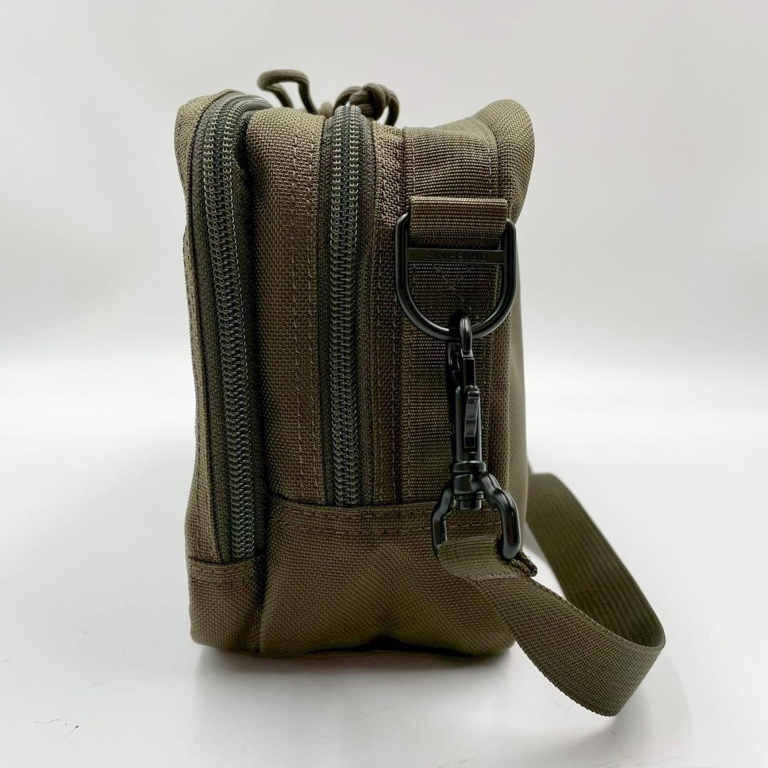 極美品　ブリーフィング　ショルダーバッグ　ナイロン　多機能収納　オリーブ