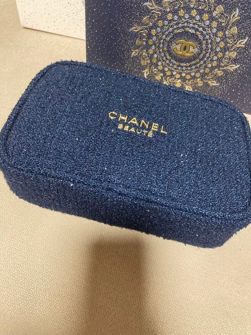 国内完売★シャネル限定ラッピング★リップアンドネイルケアセット　チャーム付