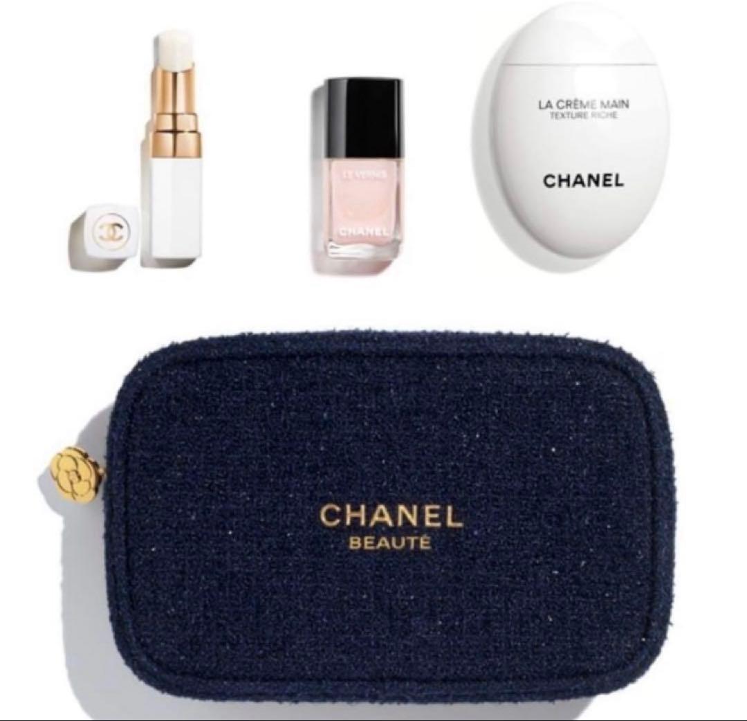 国内完売★シャネル限定ラッピング★リップアンドネイルケアセット　チャーム付