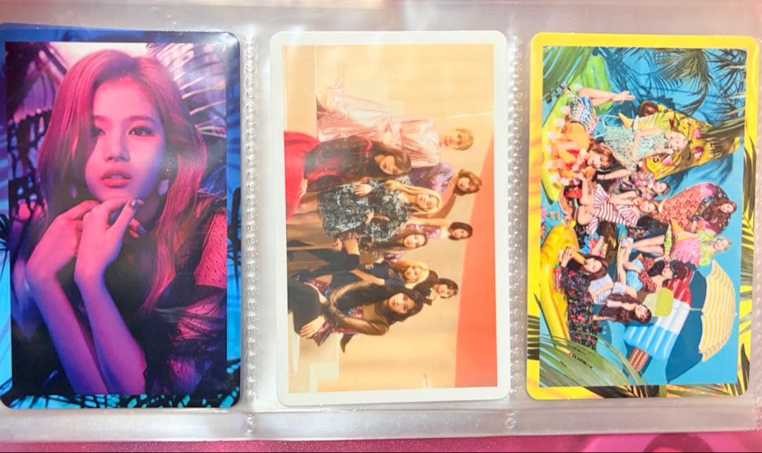 TWICE グッズ まとめ売り（一枚目以降の写真もご覧ください）