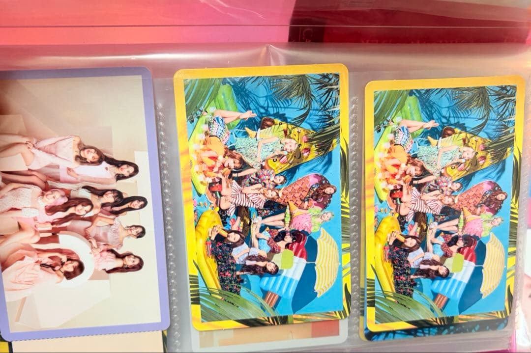 TWICE グッズ まとめ売り（一枚目以降の写真もご覧ください）