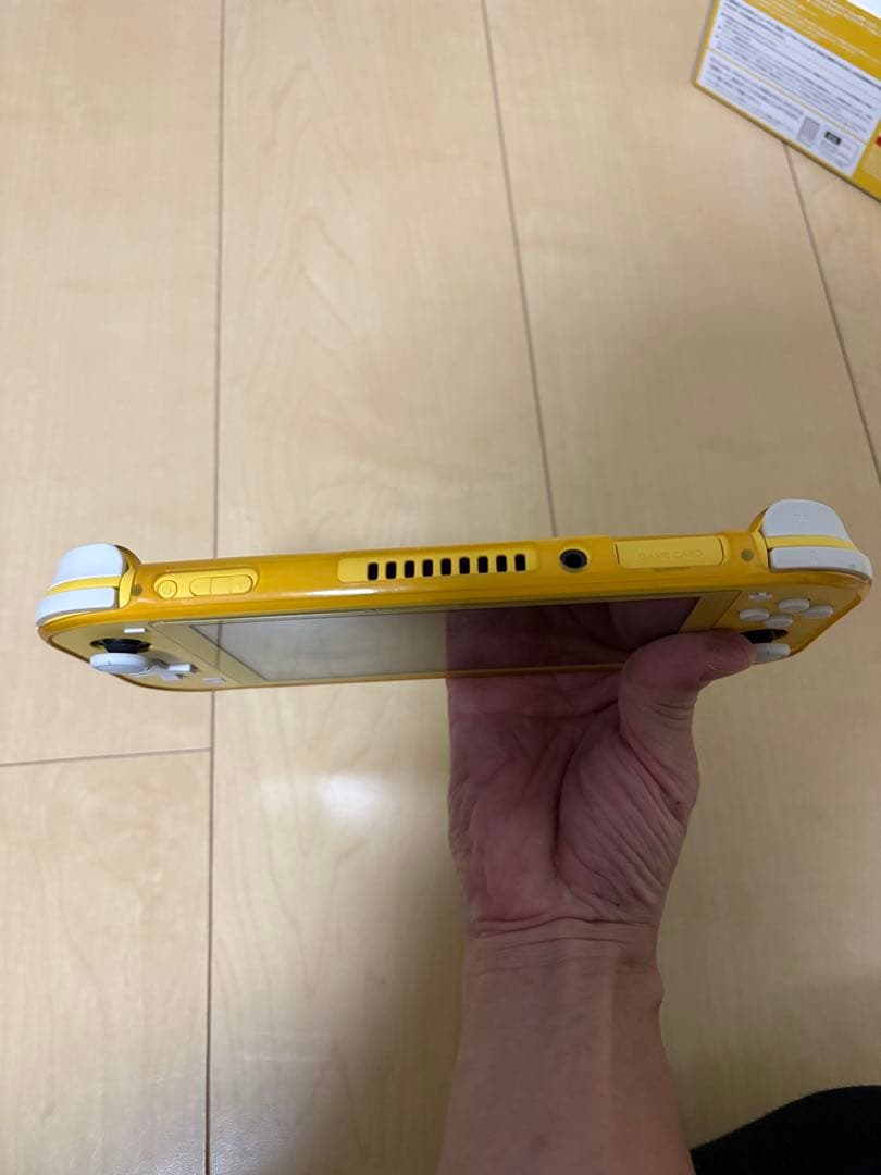 Nintendo Switch Lite イエロー 本体、箱、充電器付き