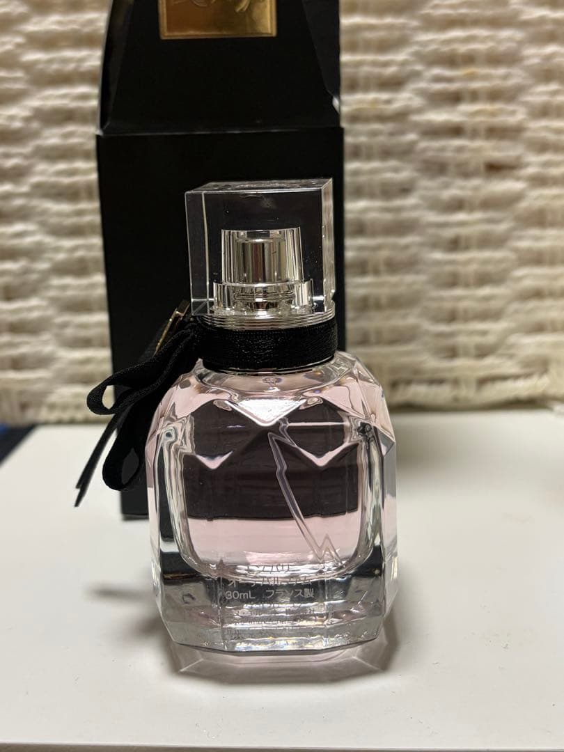 イヴサンローラン 香水 モンパリ