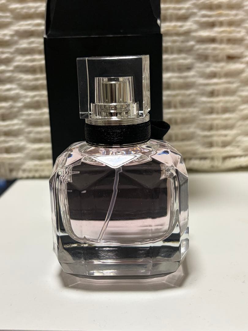 イヴサンローラン 香水 モンパリ