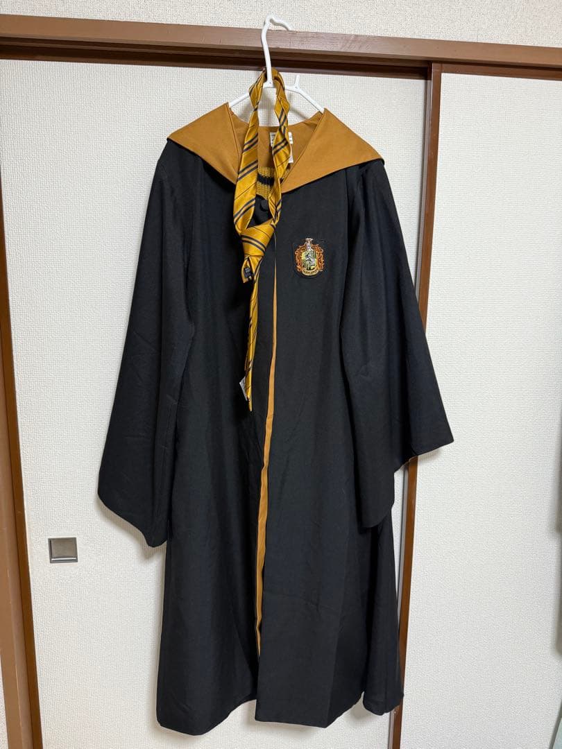 USJ公式 ハッフルパフ ローブ(Mサイズ)＋ネクタイ＋マフラー 3点セット