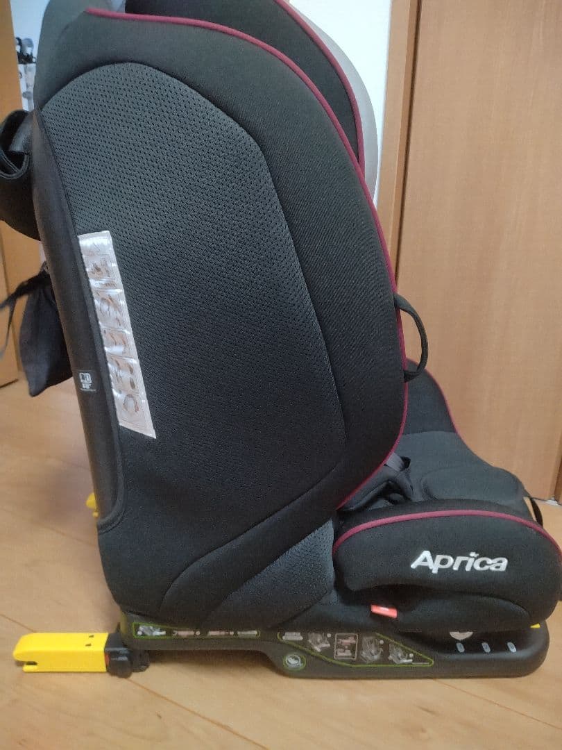 ハッピースマイル　Aprica 車用チャイルドシート