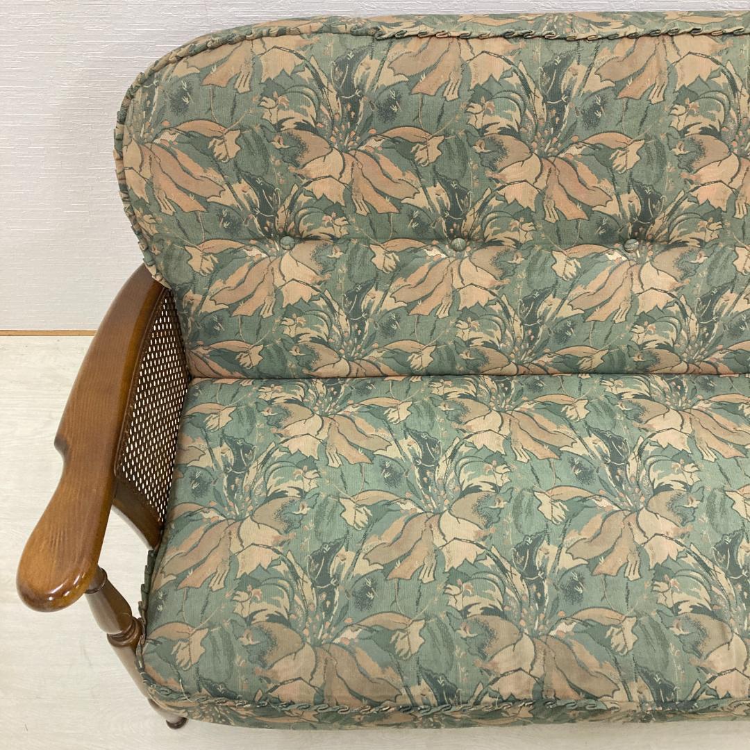 【カリモク】コロニアル　２人掛けソファ　ラブソファ　レトロ