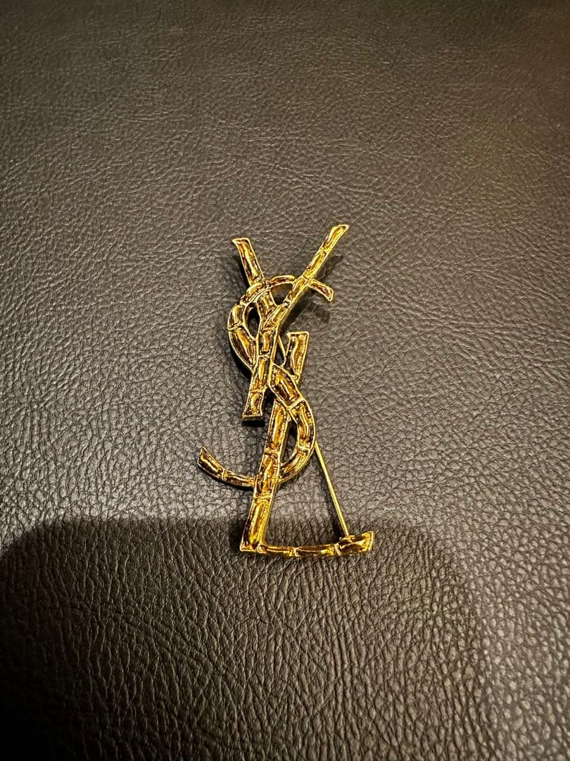 SAINT LAURENT PARIS カサンドラ クロコダイル ブローチ