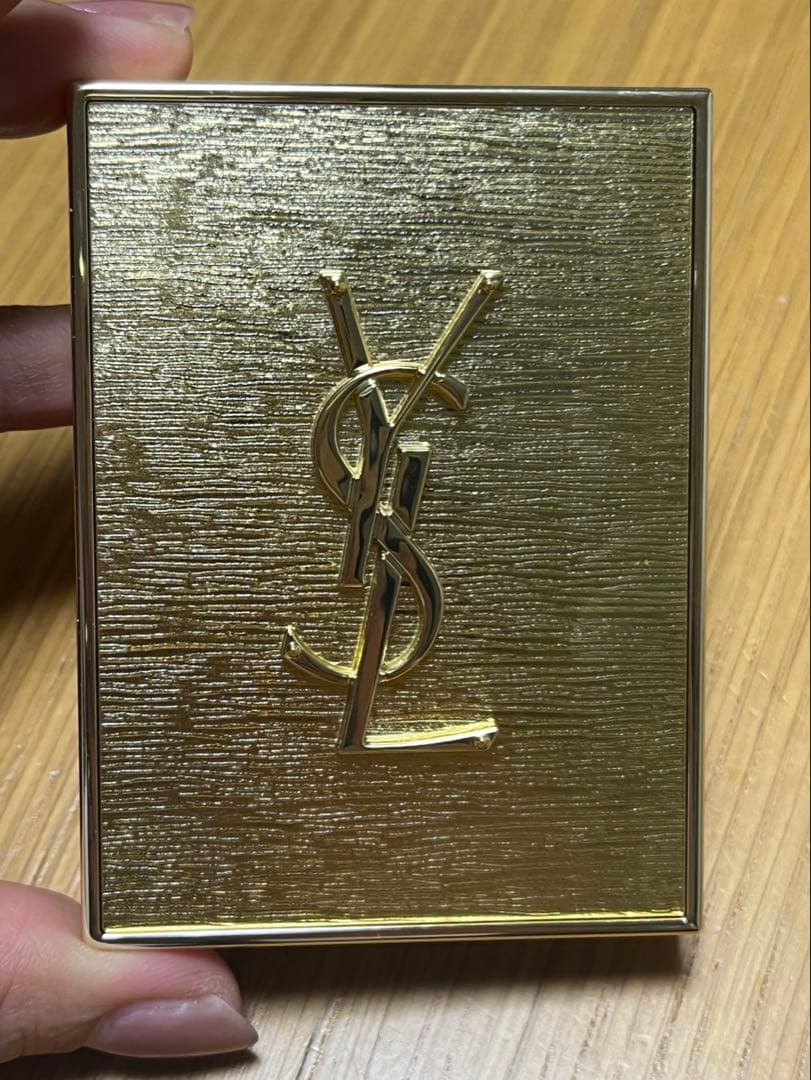 YSL イヴ・サンローラン　クチュール ミニ クラッチ 025 アイシャドウ