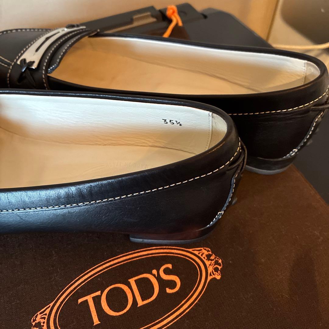 TOD'S ブラック ローファー