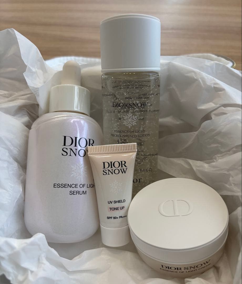 【限定品】Dior ディオール スノー エッセンス ホリデー★サンプル付