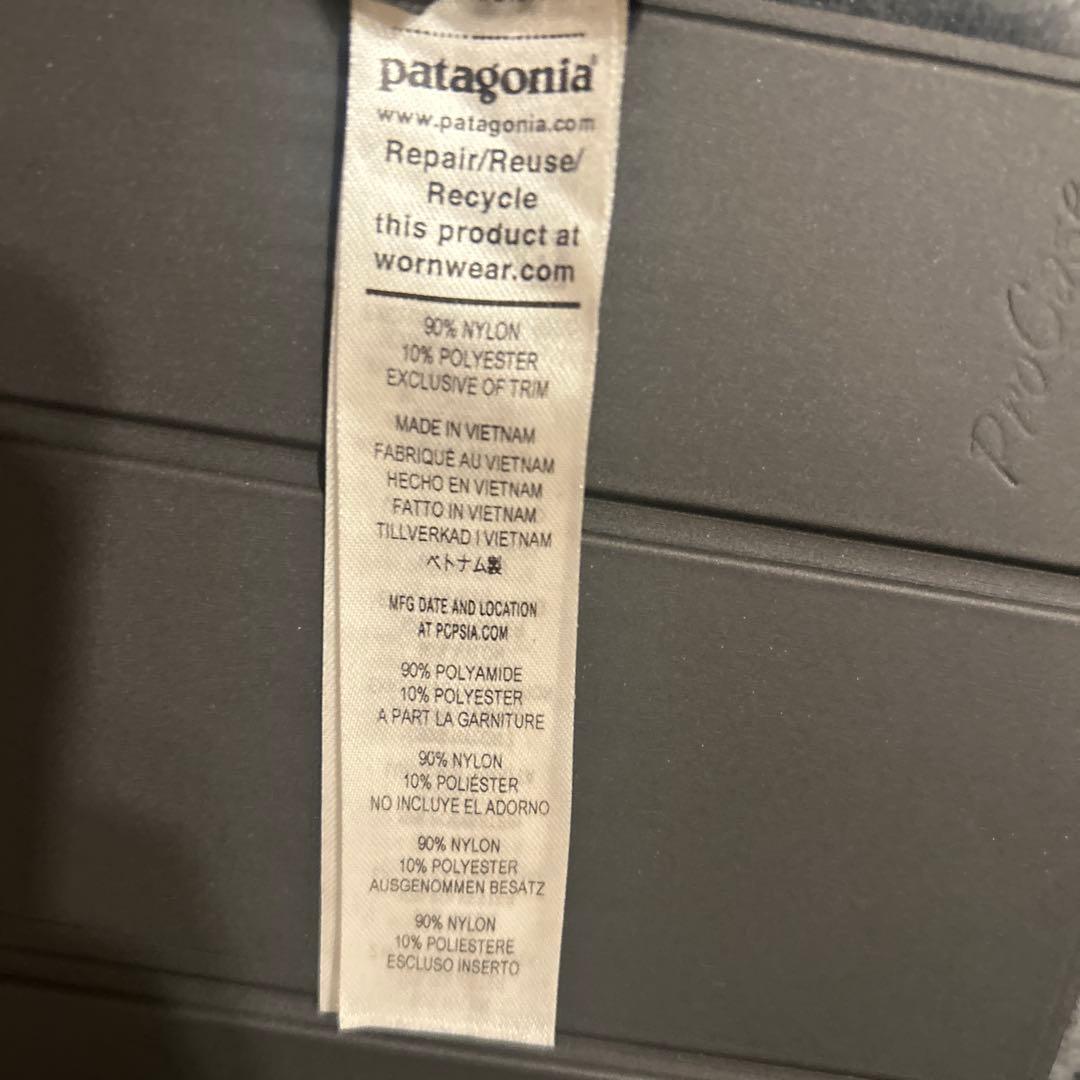 Patagonia ブラック フード付きナイロンジャケット