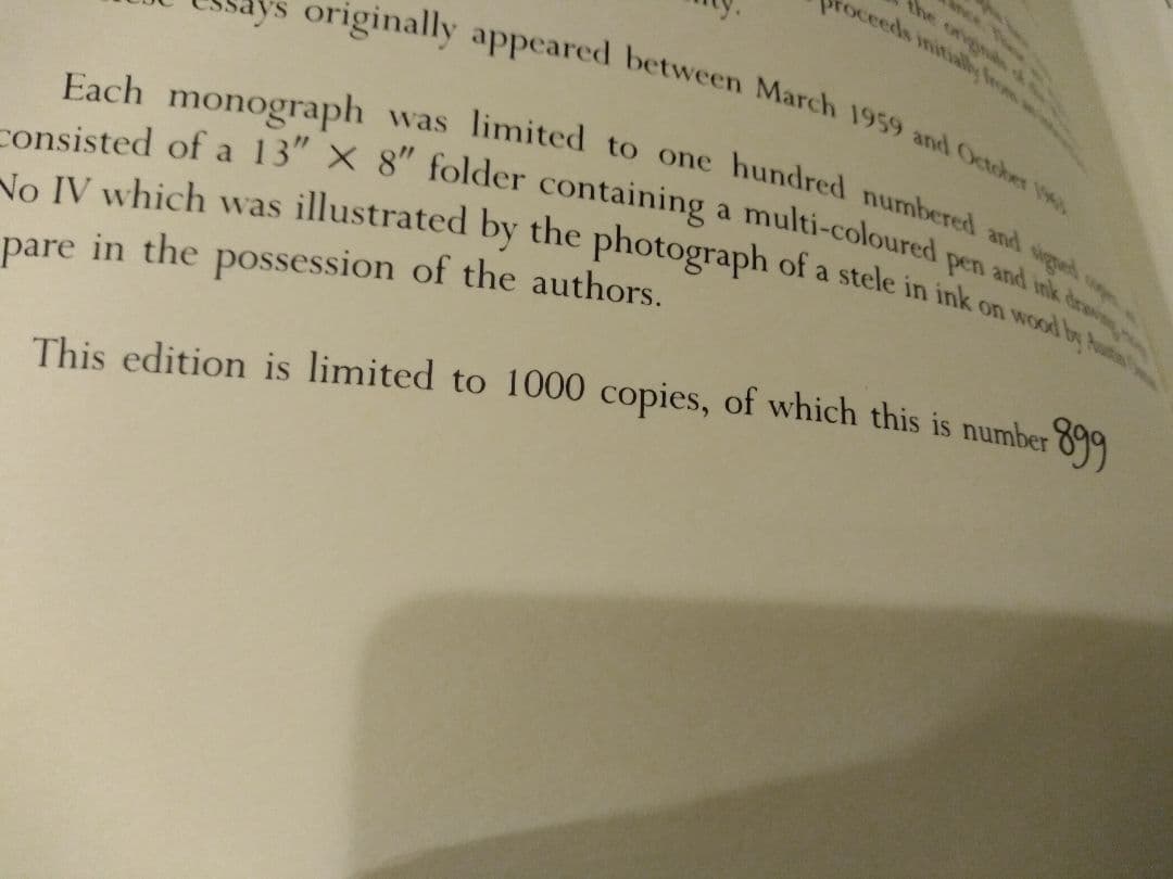 HIDDEN LORE 貴重限定本ナンバー入り