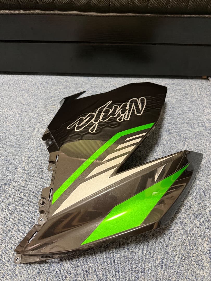 ninja400 純正サイドカウル（左、右）　2024年式