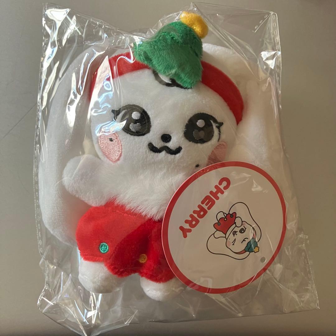 IVE MINIVE ミニブ クリスマス ぬいぐるみ　CHERRY／ウォニョン