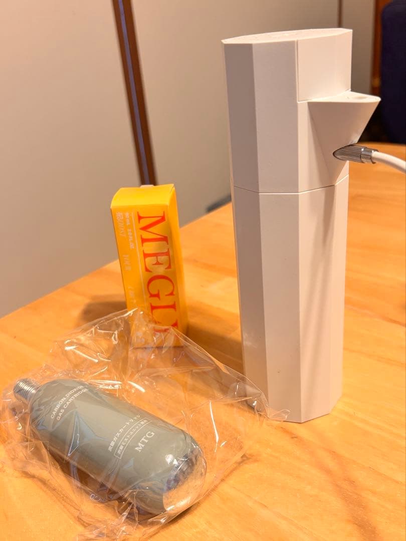 MEGLY化粧水・炭酸ガス(新品)本体(中古)セット　箱無し