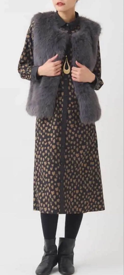 新品未使用タグ付き　ヒロコビス　シャギーフェイクファージレ　ダークグレー