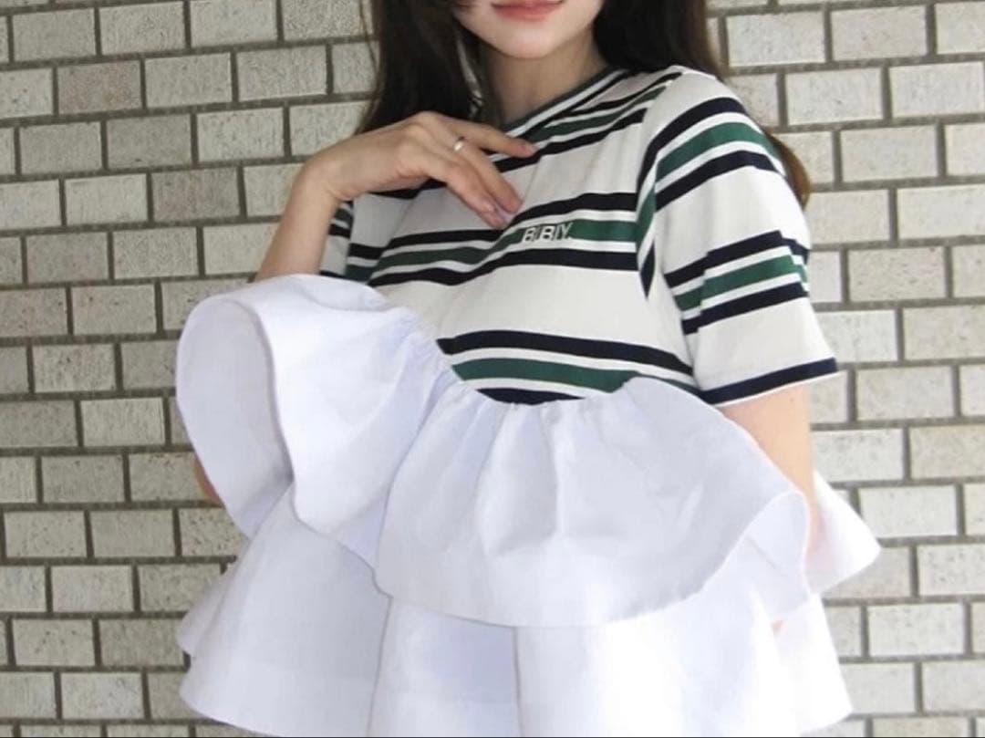 Bibiy. ビビィ　正規品　ローラぺプラムトップス