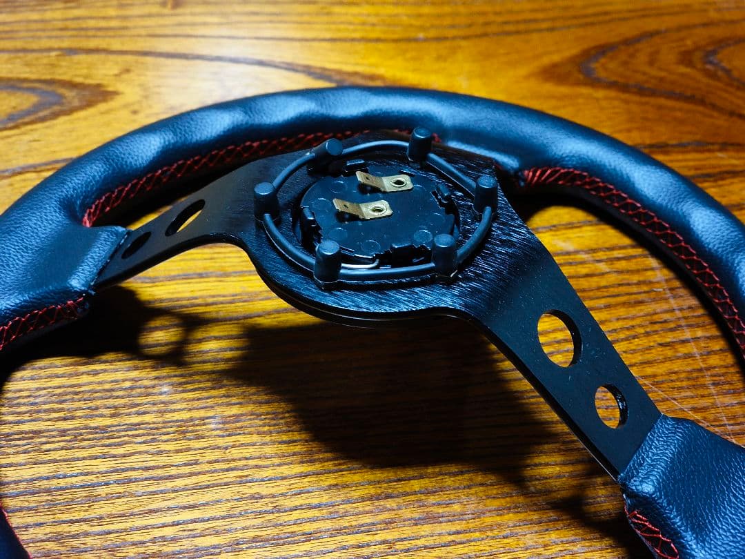 【美品】D1 SPEC DEEP70 33パイ レッドステッチ ステアリング