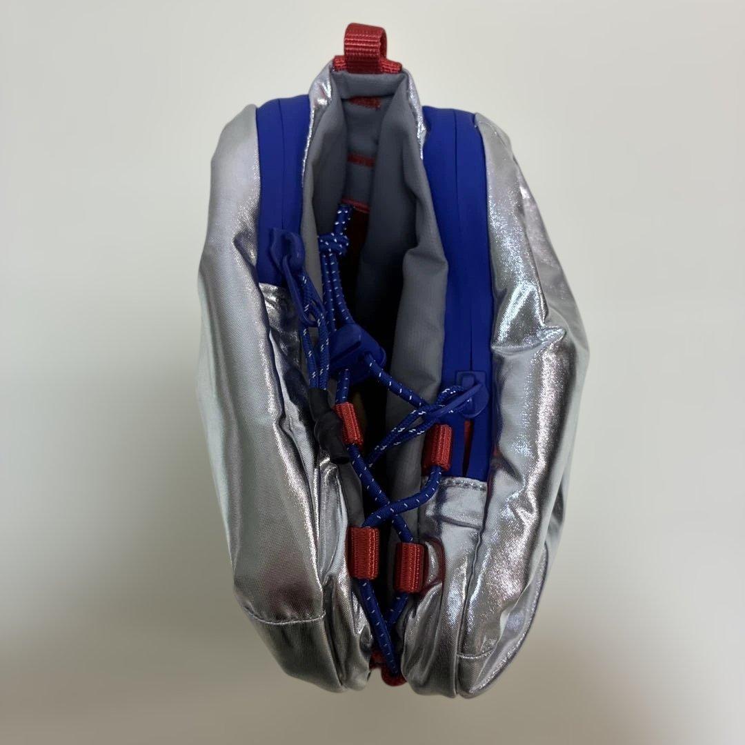 トポロジー　ボトルサコッシュ　ラージ　シルバー　ショルダーストラップ　現行品