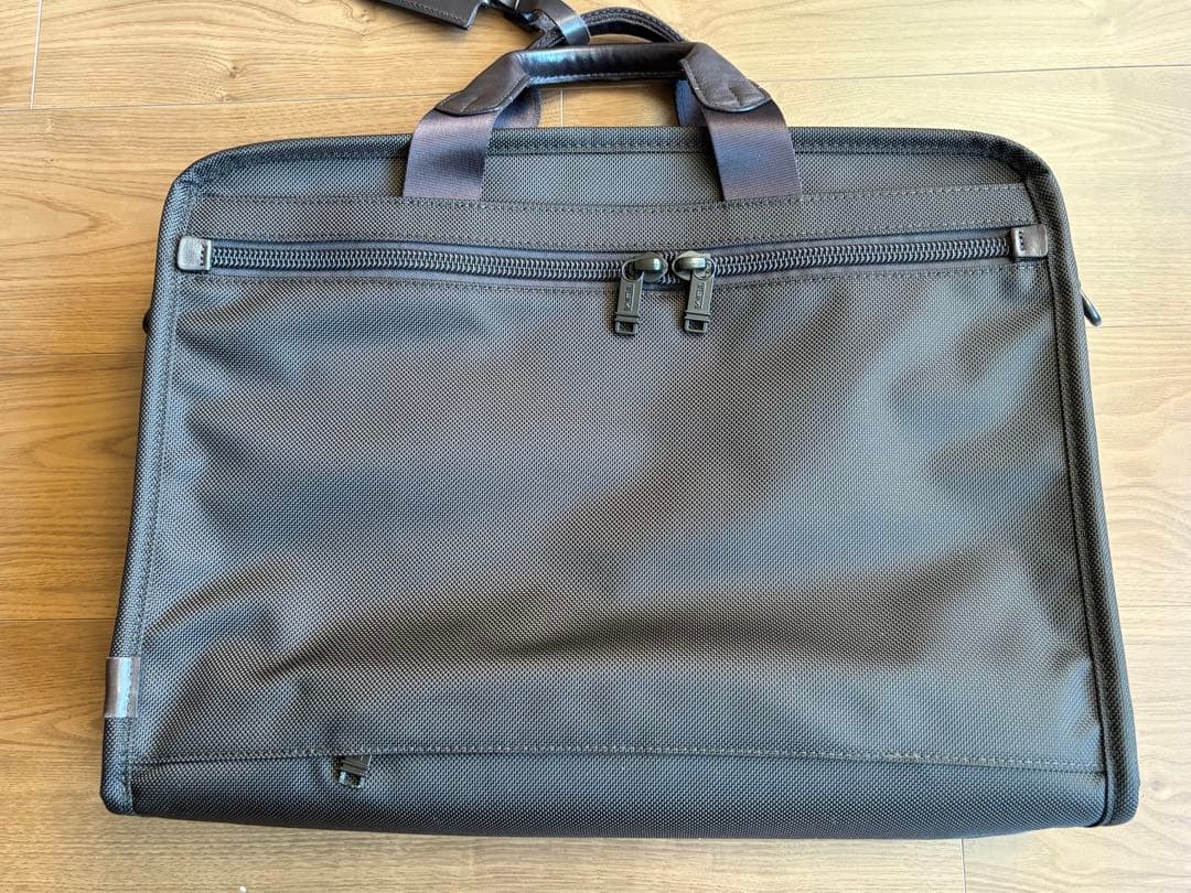 未使用品訳ありTUMI トゥミ　ビジネスバッグ ブラウン　2Way