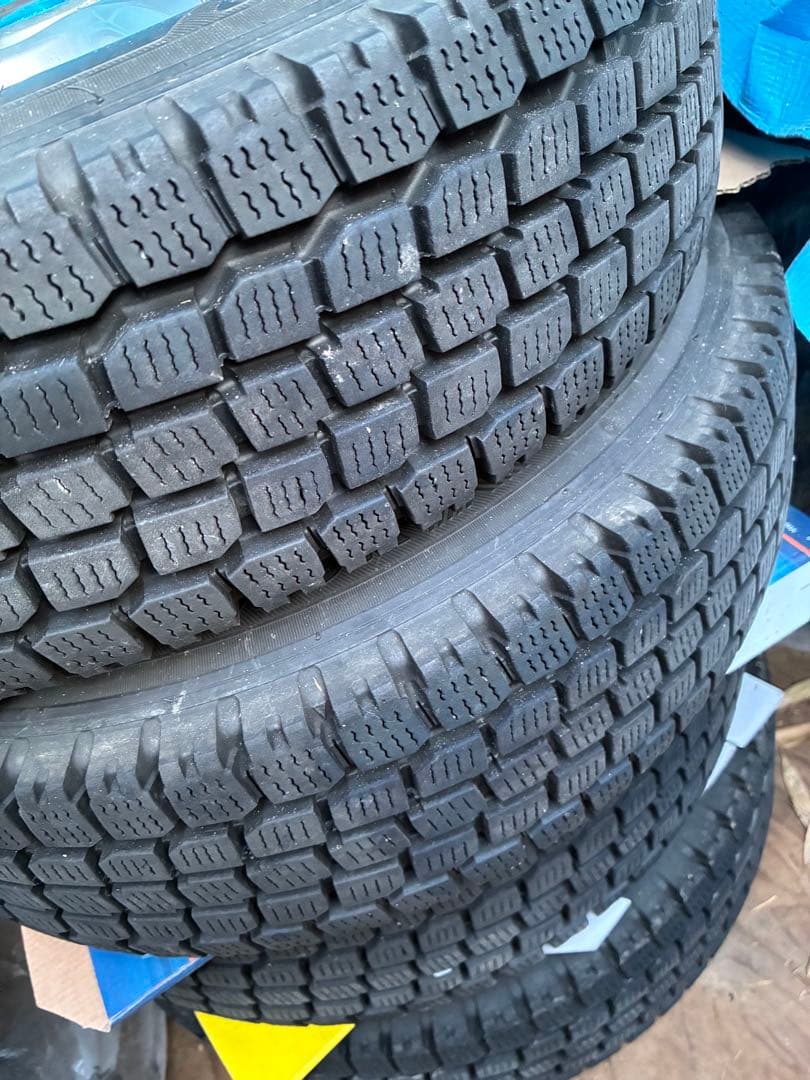 145-R12-6PR ヨコハマ スタッドレス　4本