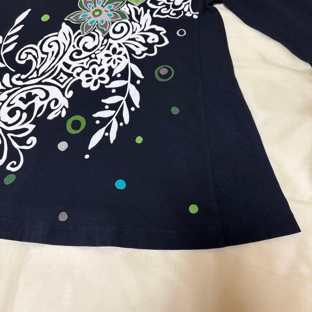 『美品』⭐️トクコプルミエヴォル⭐️黒地にシースルーハイネック素敵な花柄チュニック❣️