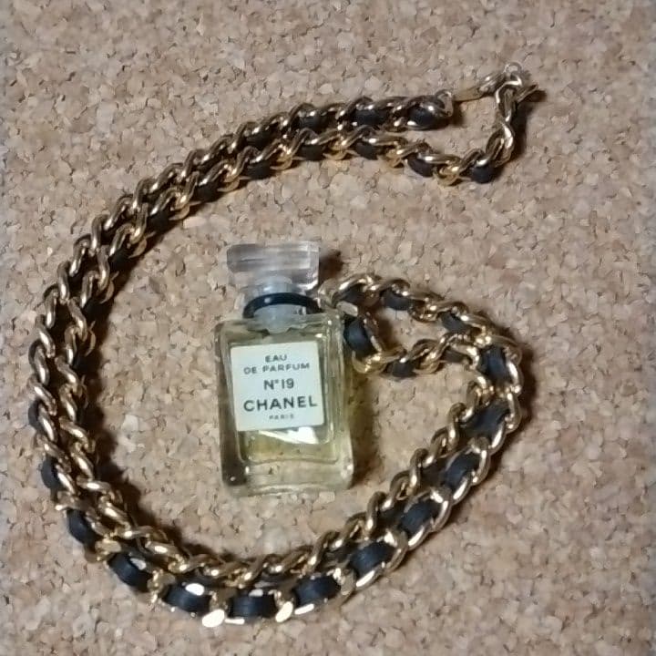 CHANEL香水　チェーン香水　香水