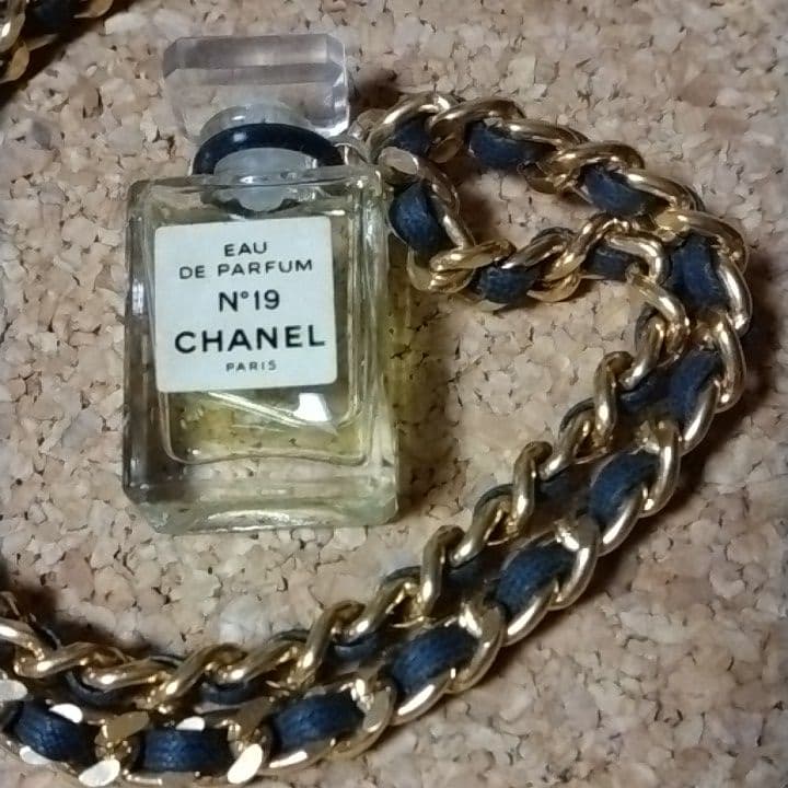 CHANEL香水　チェーン香水　香水