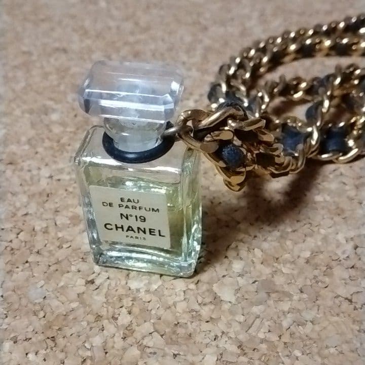 CHANEL香水　チェーン香水　香水