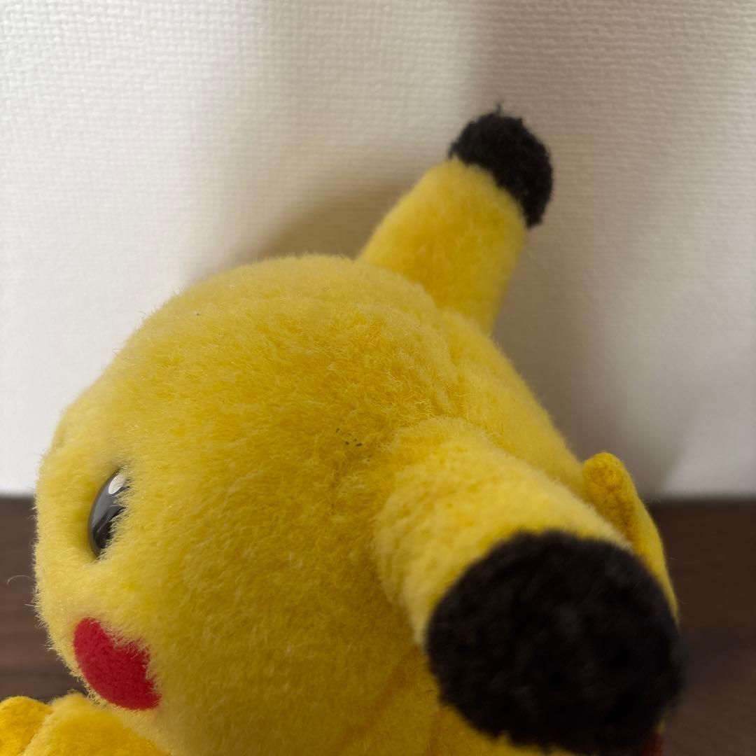 お腹を押すと鳴く TOMY ピカチュウ ぬいぐるみ 初期
