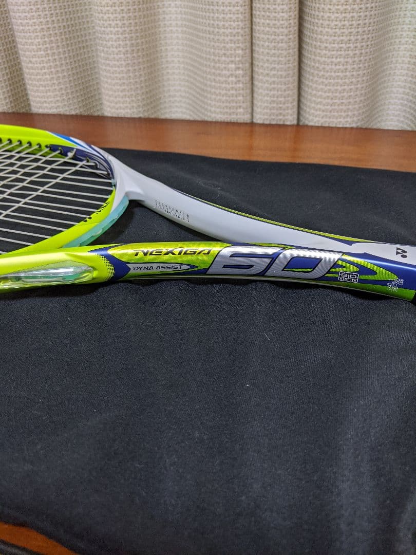 ヨネックスソフトテニスラケット　ネクシーガ60