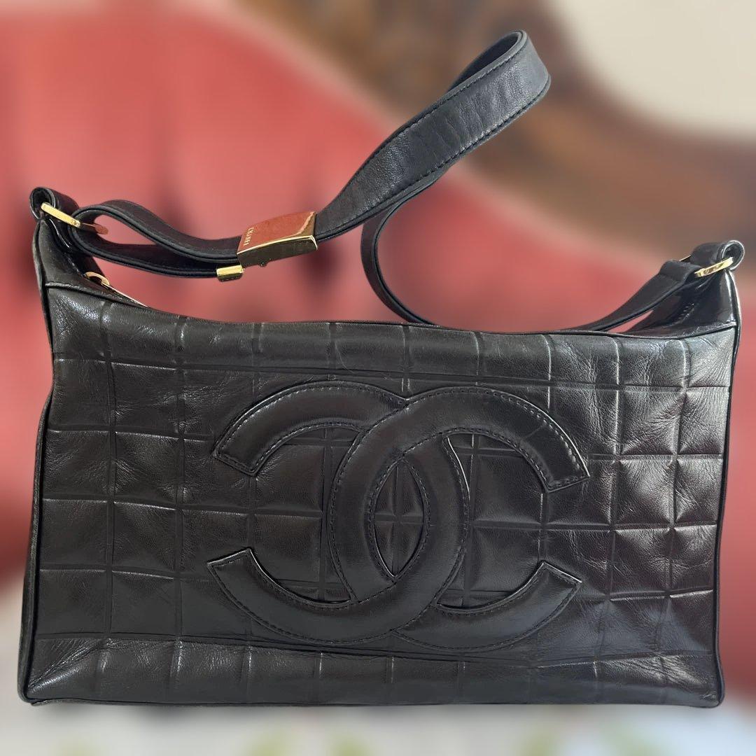 CHANEL ショルダーバッグ