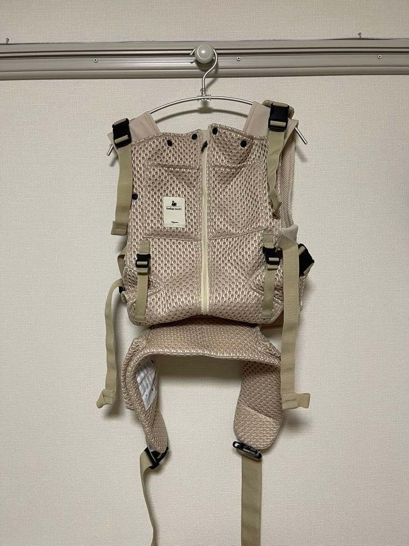 べべスワン　抱っこ紐　サンドベージュ色