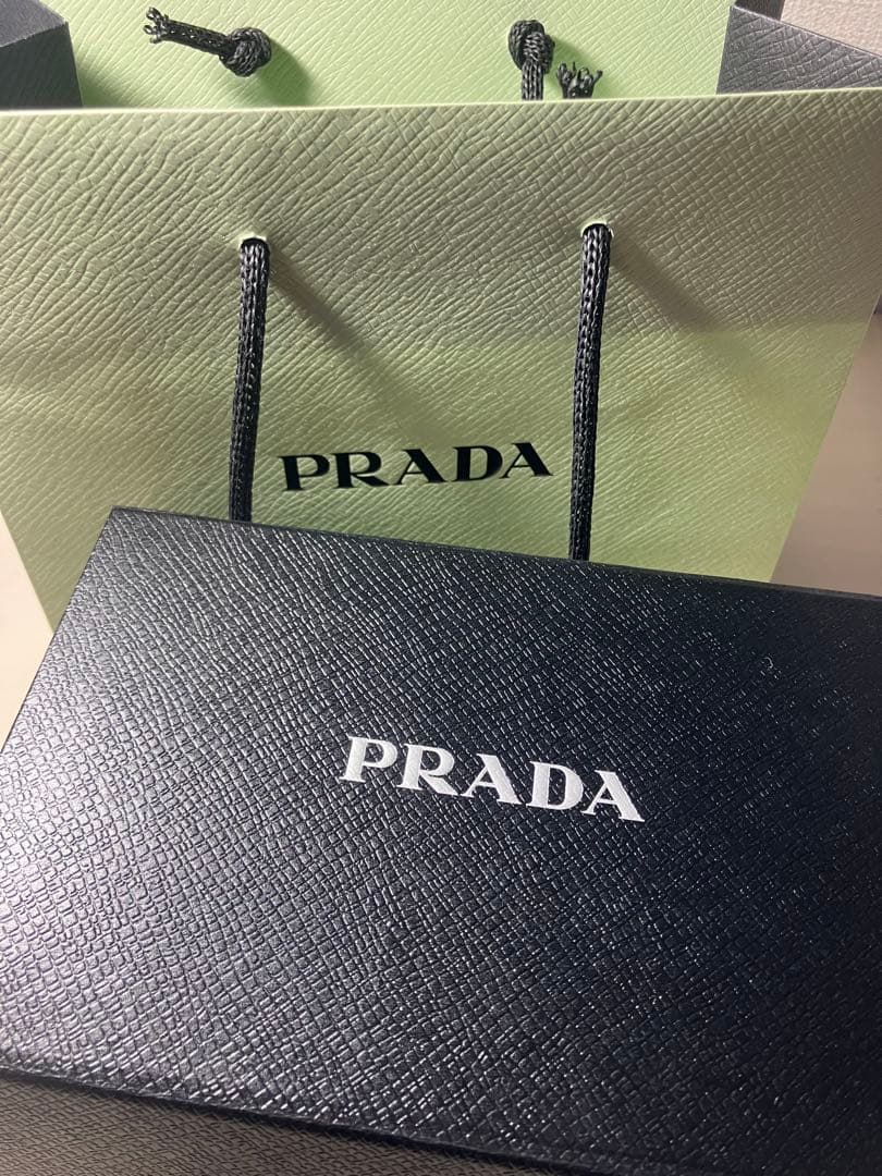 PRADA PARADOXE ヘアミスト 30mlギフトボックス付き
